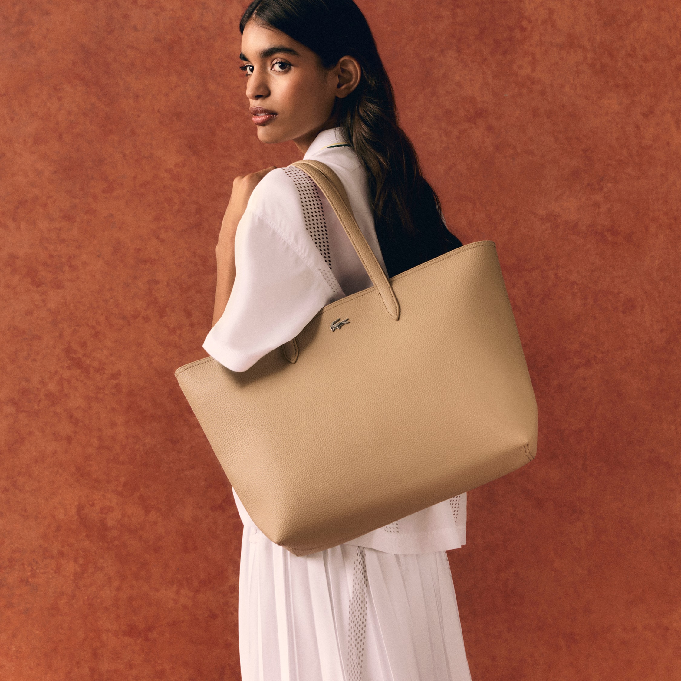 Bolsa Feminina Tote Anna com Zíper e Granulado Lacoste