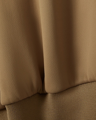 Camisola com Colarinho Polo e Emblema