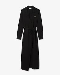 Vestido cruzado con cuello polo y corte ajustado