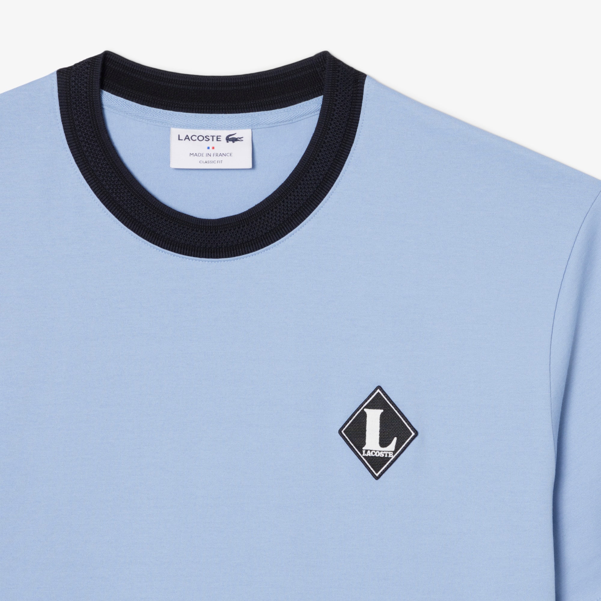 Camiseta Francesa com Detalhe de Distintivo - Camisetas Masculinas