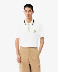 Camisa Polo Cl&aacute;ssica com Detalhe de Emblema Feita na Fran&ccedil;a