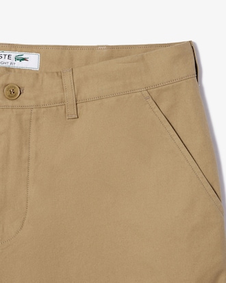 Bermuda Chino em Sarja de Algodão com Corte Reto