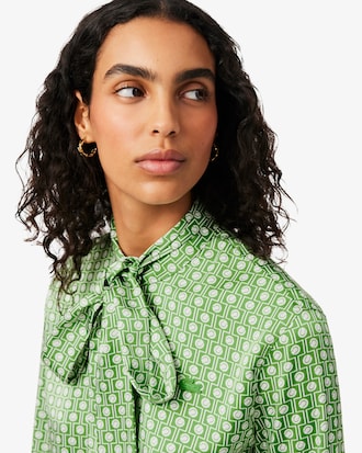 Camisa Modelagem reta com Gola Remov&iacute;vel com La&ccedil;o