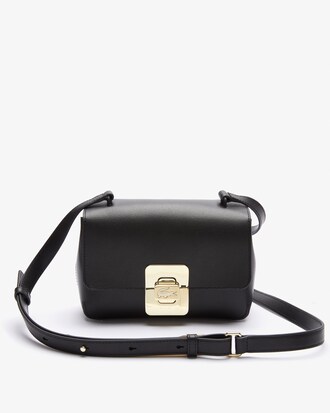 Bolsa de m&atilde;o feminina Amelia em couro com fecho de metal gravado