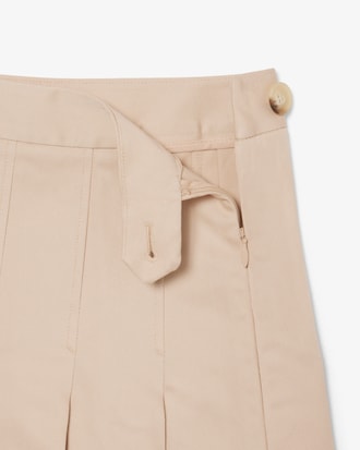 Saia Plissada de Algod&atilde;o Stretch Curta