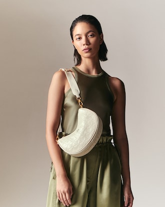 Bolsa Maheki em Couro embossed Estilo Half Moon