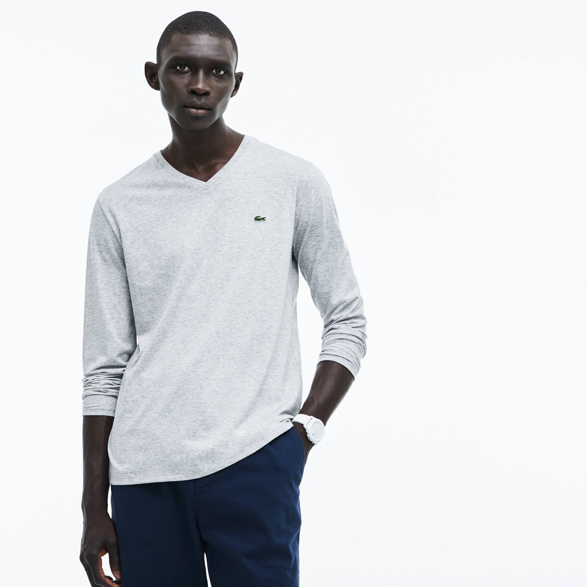 Camiseta Manga Longa Masculina em Gola V Lacoste