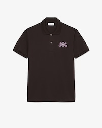 Polo de corte cl&aacute;sico con detalles de marca gr&aacute;ficos
