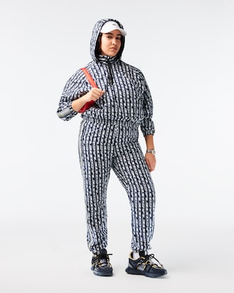 Cal&ccedil;a esportiva feminina Lacoste com estampa de logo