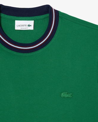 Camiseta em piqu&eacute; com stretch e gola listrada