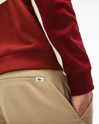 Bermuda masculina Slim Fit em gabardine com stretch