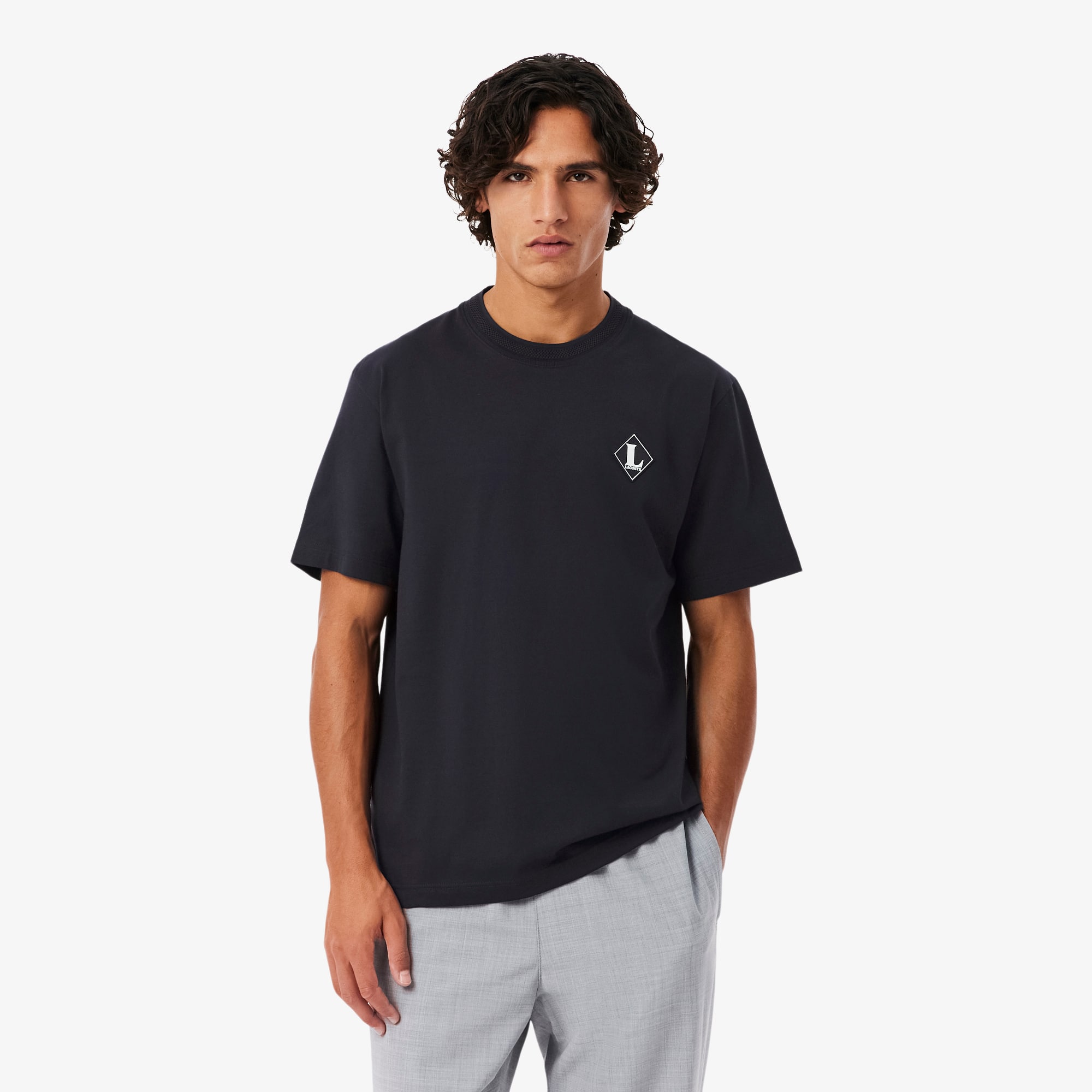 Camiseta Francesa com Detalhe de Distintivo - Camisetas Masculinas