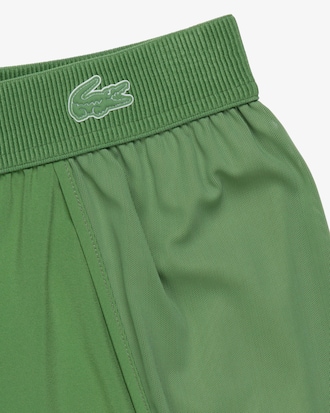 Bermuda Esportiva em Tecido Tafet&aacute; Stretch