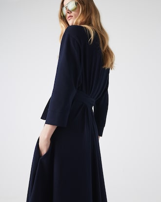 Vestido polo feminino em piqu&eacute; de algod&atilde;o com bot&otilde;es e cinto