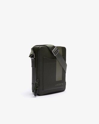 Bolsa masculina Chantaco vertical em piqu&eacute; de couro fosco com detalhe gr&aacute;fico e z&iacute;per