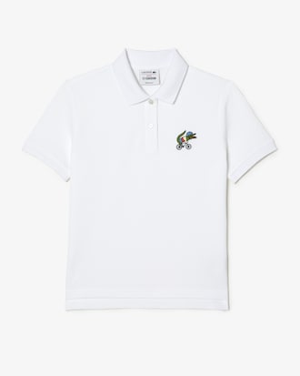 Polo feminina Lacoste x Netflix com estampa de crocodilo