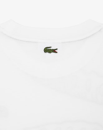Camiseta masculina Lacoste com decote redondo, modelagem solta e estampa de crocodilo