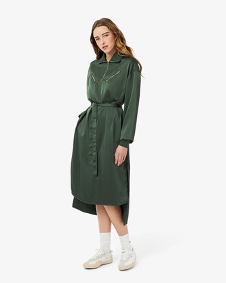 Vestido Fluido de Manga Longa com Cinto