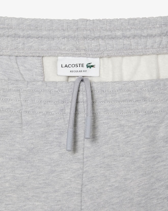 Bermuda em Velo de L&atilde; com Bolsos