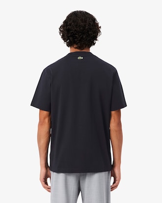 Camiseta Francesa com Detalhe de Distintivo