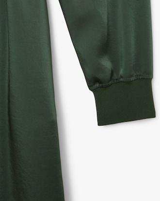 Vestido Fluido de Manga Longa com Cinto