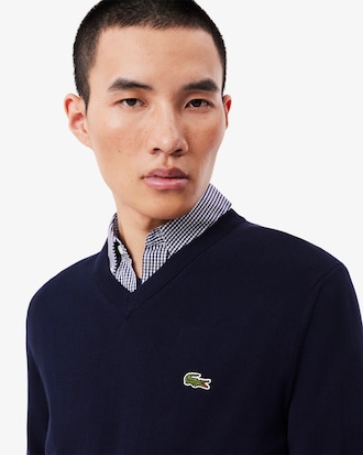 Su&eacute;ter em Algod&atilde;o Monocrom&aacute;tico com Gola V