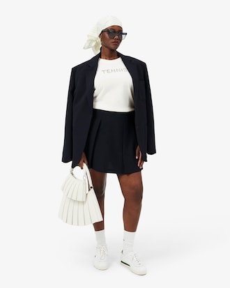Remera con bordado de tenis