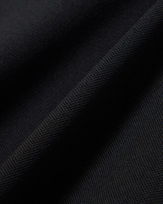 Remera de piqu&eacute; con detalles de marca de jacquard