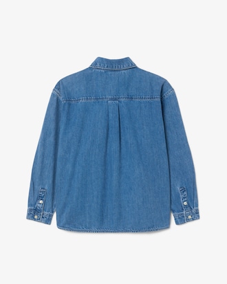 Camisa jeans com detalhe de badge