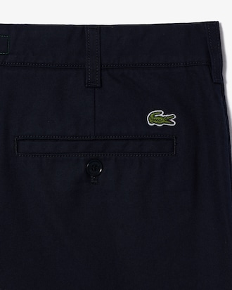Bermuda Chino em Sarja de Algod&atilde;o com Corte Reto