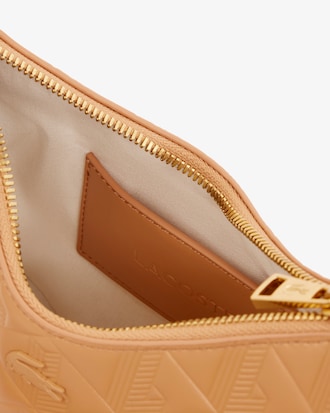 Cartera Medialuna De Cuero Con Relieve Maheki