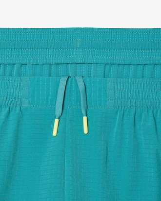 Short esportivo de tafetá stretch leve