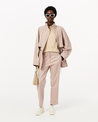 Pantal&oacute;n chino de corte recto de tela gabardina de algod&oacute;n