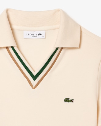 Polo Slim Fit em piqué com stretch e decote em V