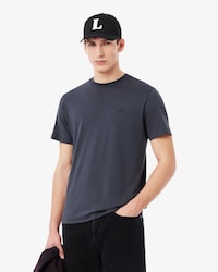 Remera con Firma Bordada