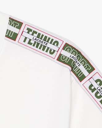 Camiseta Masculina com Fita de Assinatura Bicolor na Lateral
